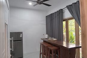 OYO 93748 Tungku Klui Hotel