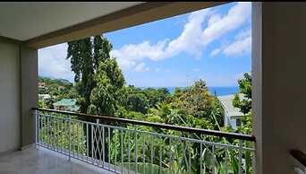 Impeccable 3-bed Villa in Anse Boileau!