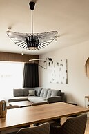 Nest Inn Mirror Apartment