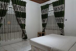 OYO 93706 Penginapan Syariah Hj. Kenan