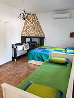 Studio Tropical