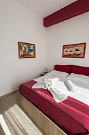 Palermonamour Art Gallery Suite