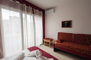 Palermonamour Art Gallery Suite