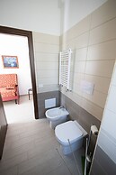 Palermonamour Art Gallery Suite