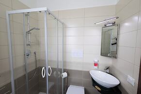 Palermonamour Art Gallery Suite