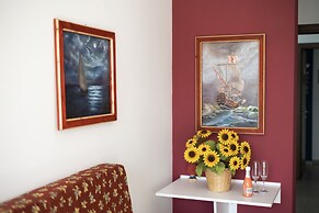 Palermonamour Art Gallery Suite