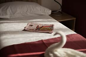 Palermonamour Art Gallery Suite