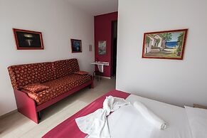 Palermonamour Art Gallery Suite