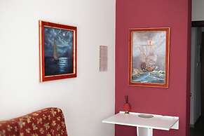 Palermonamour Art Gallery Suite
