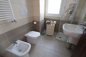 Palermonamour Art Gallery Suite