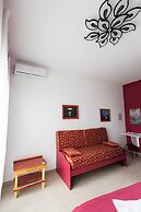 Palermonamour Art Gallery Suite