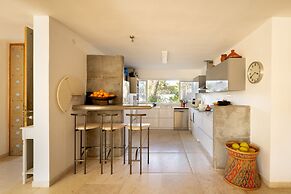 Caesarea Sea-Side Retreat by Sea N' Rent