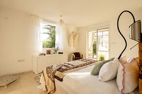 Caesarea Sea-Side Retreat by Sea N' Rent