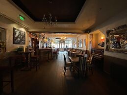 The Barrington Hotel
