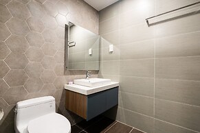 Henry Home - RiverGate Residence