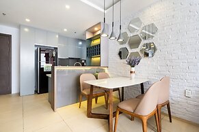 Henry Home - RiverGate Residence