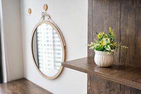 Henry Home - RiverGate Residence