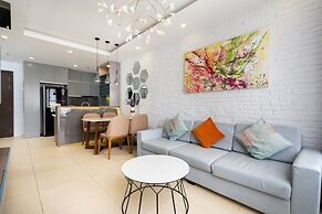 Henry Home - RiverGate Residence