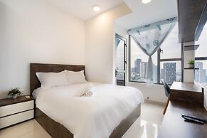 Henry Home - RiverGate Residence