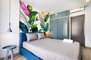 Henry Home - RiverGate Residence