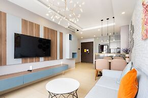 Henry Home - RiverGate Residence