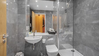 Comfyluxe 2bed 2bath,central,sleeps7,arcademachine