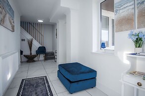 Oasis - 2 Bed Apartment - Ocean Breeze