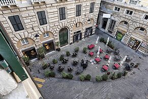 Art and Comfort Near Lomellini Street by Wonderful Italy