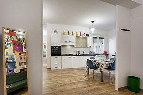 Art and Comfort Near Lomellini Street by Wonderful Italy