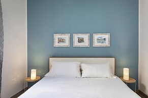 Art and Comfort Near Lomellini Street by Wonderful Italy