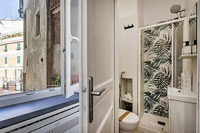 Art and Comfort Near Lomellini Street by Wonderful Italy