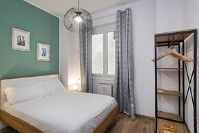Art and Comfort Near Lomellini Street by Wonderful Italy