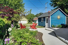Ludington Home w/ 6 Bicycles < 1 Mi to Beach!