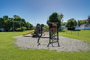 Ludington Home w/ 6 Bicycles < 1 Mi to Beach!