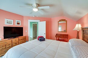 Ludington Home w/ 6 Bicycles < 1 Mi to Beach!