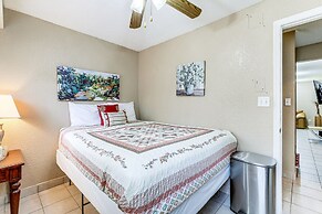 Pet-friendly Lilburn Duplex w/ Patio & Grills!