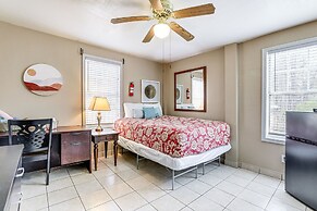 Pet-friendly Lilburn Duplex w/ Patio & Grills!