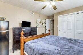 Pet-friendly Lilburn Duplex w/ Patio & Grills!