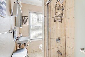 Pet-friendly Lilburn Duplex w/ Patio & Grills!