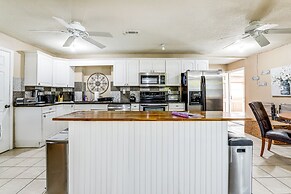 Pet-friendly Lilburn Duplex w/ Patio & Grills!