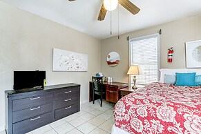 Pet-friendly Lilburn Duplex w/ Patio & Grills!