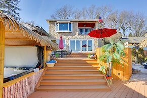 Greenwood Lake Cottage w/ Shared Dock & Hot Tub!