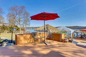 Greenwood Lake Cottage w/ Shared Dock & Hot Tub!
