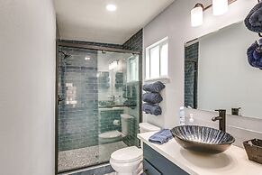 Hot Tub & Yard: Jimmy Buffet-themed Galveston Home