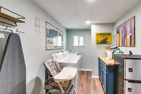 Hot Tub & Yard: Jimmy Buffet-themed Galveston Home