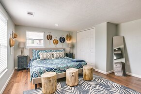 Hot Tub & Yard: Jimmy Buffet-themed Galveston Home