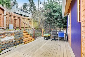Seattle Sanctuary w/ Sweeping Views, Walk to Beach
