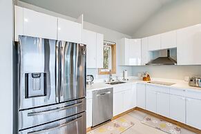 Seattle Sanctuary w/ Sweeping Views, Walk to Beach