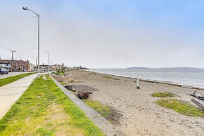 Seattle Sanctuary w/ Sweeping Views, Walk to Beach