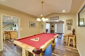 Cabin w/ Hot Tub - 4 Mi to Calaveras Big Trees!